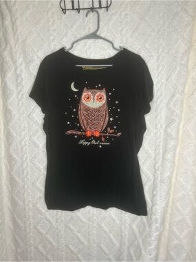 Women’s Black Short-Sleeve Owl Graphic Tee with Orange Accents